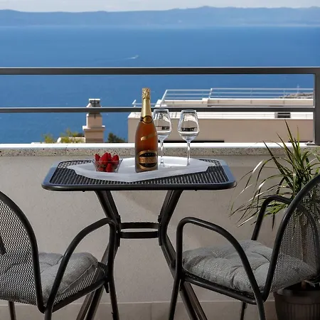 L & B * 마카르스카