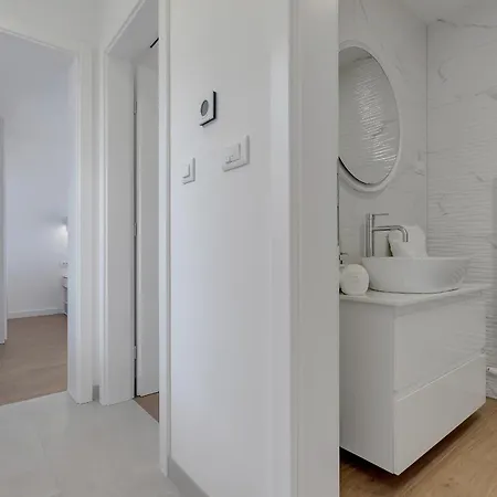 L & B 마카르스카