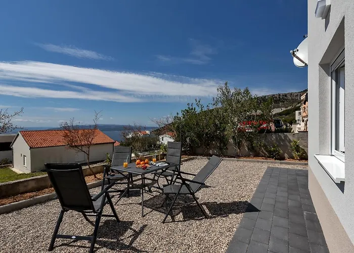 Vikendica L & B Makarska